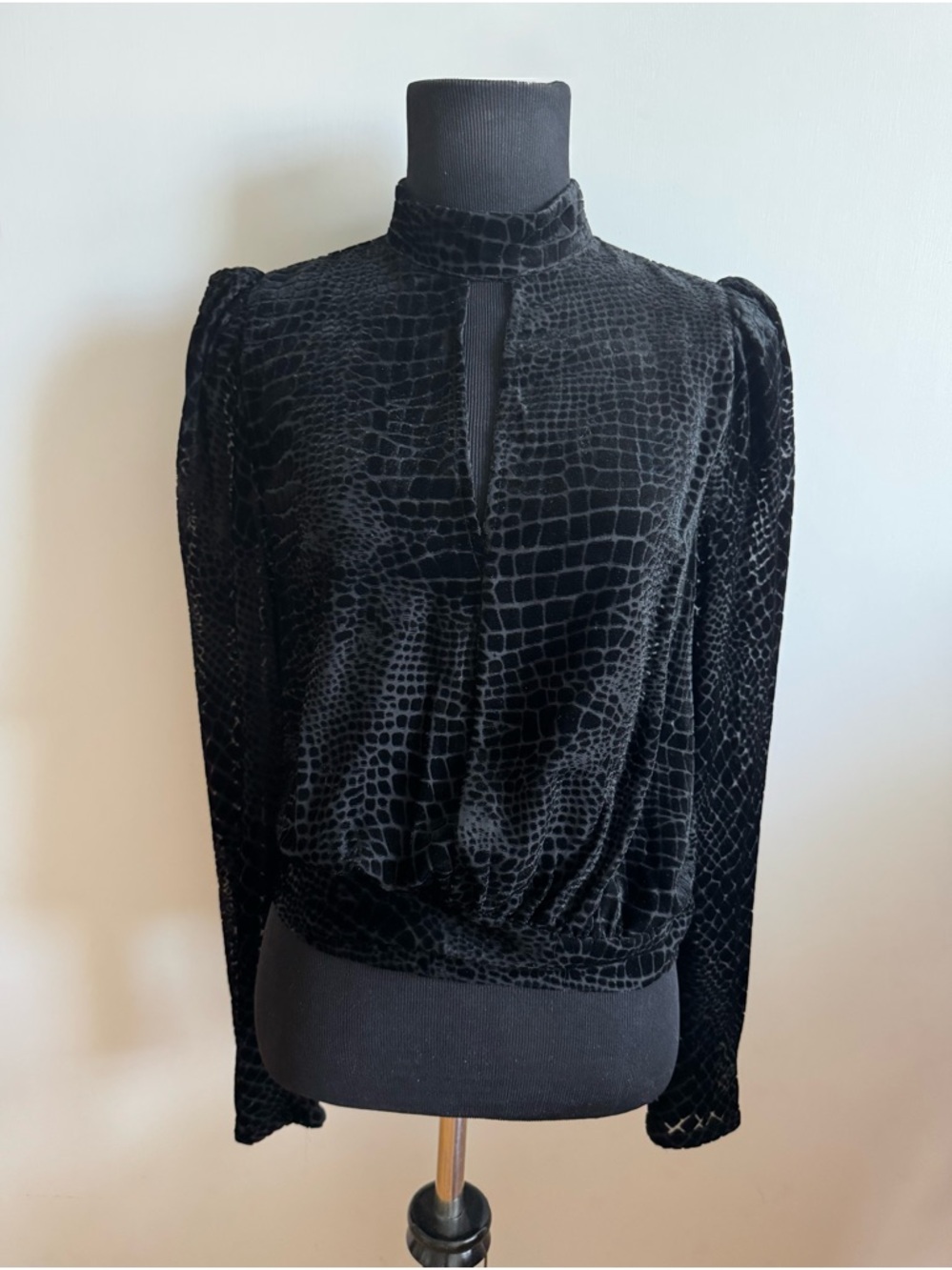 Frame Cutout Croc Print Devore Velvet Top size S ($325) - Picture 2 of 7